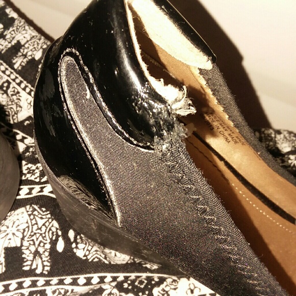 KENNETH COLE REACTION BLACK WEDGES - Picture 2 of 5